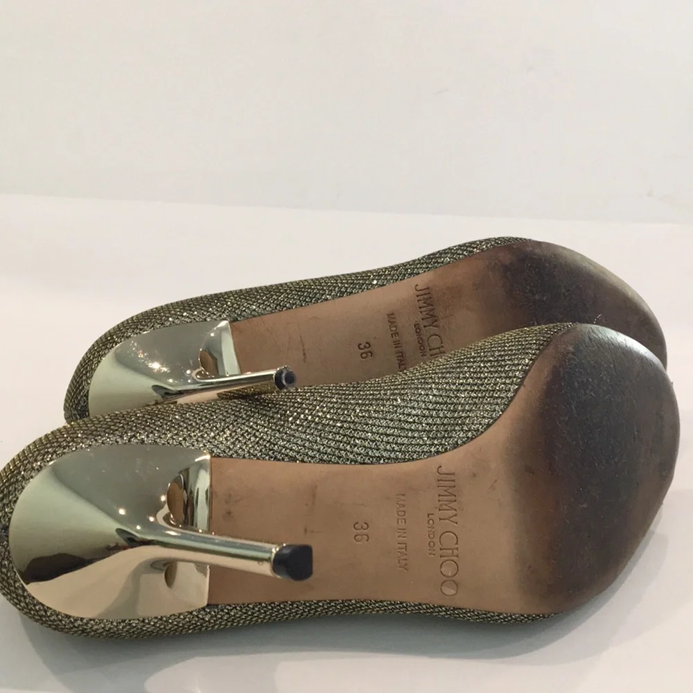 Jimmy Choo reposhing this